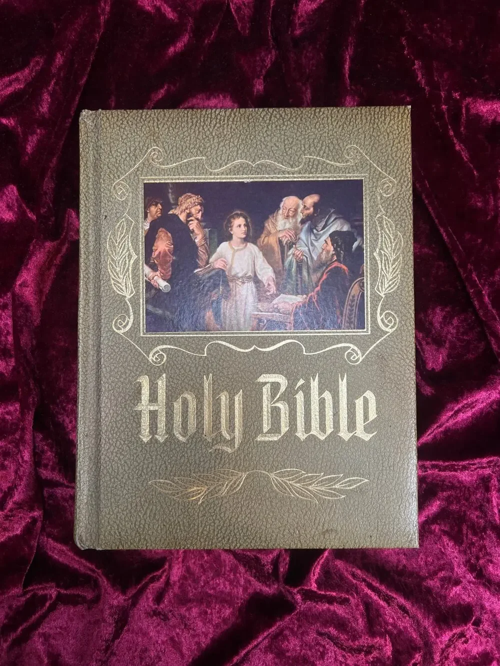 Vintage New American Family Holy Bible 1974 1975 Catholic Illustrated Hardcover